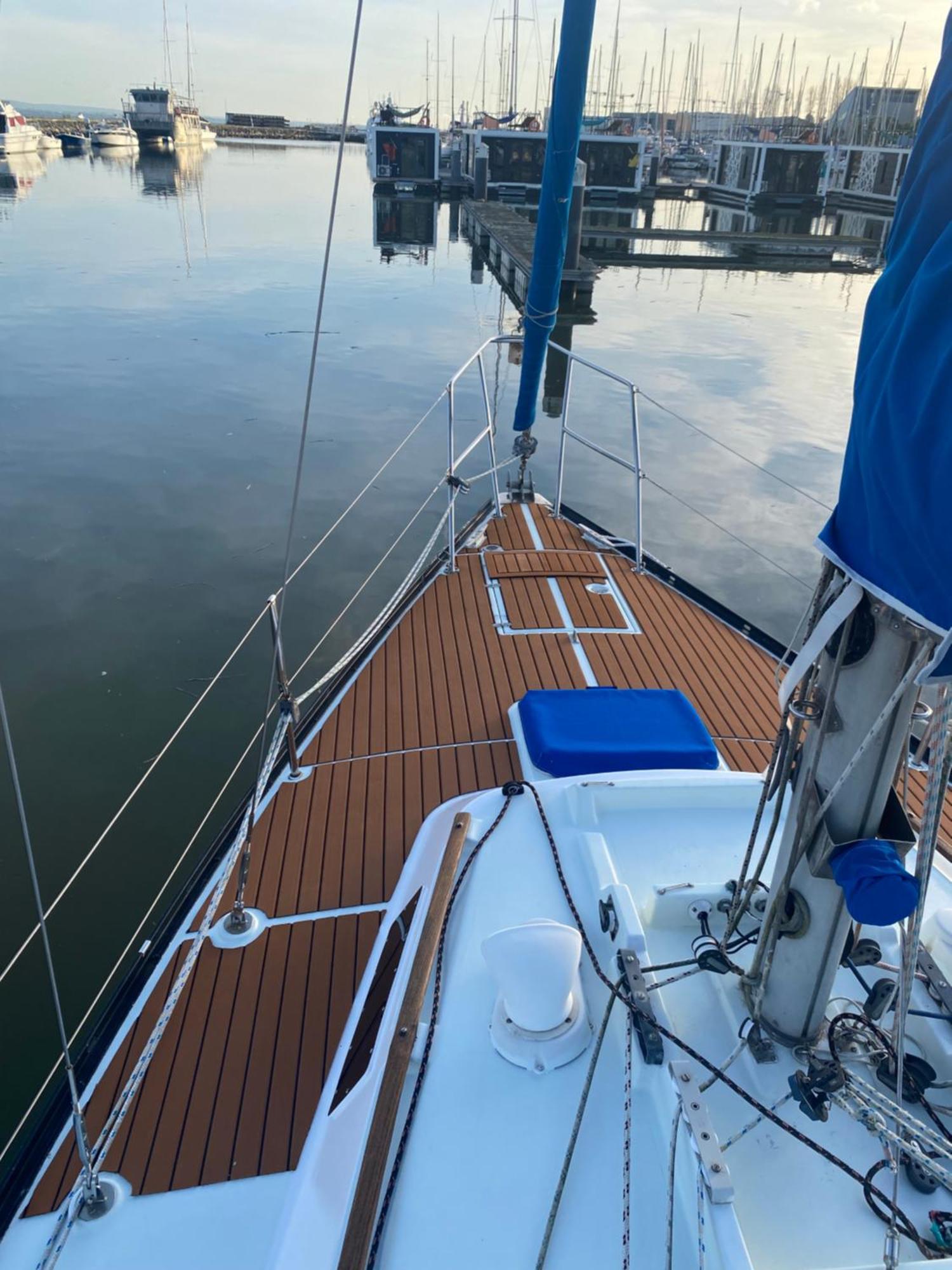 Charming Sailboat Lissabon